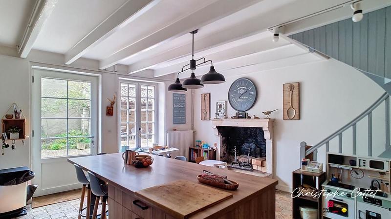 Maison - 207 m² - 8 pièces