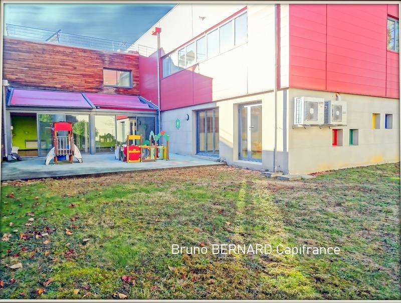 Immeuble - 900 m² - 5 pièces