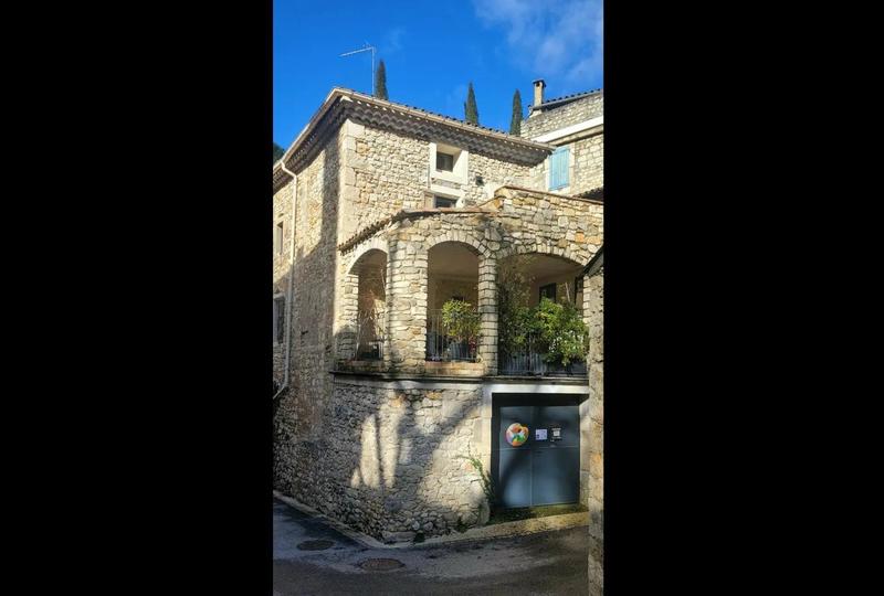 Maison en pierre - 140 m² - 5 pièces