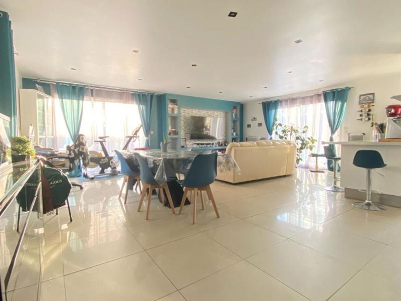 Maison - 101 m² - 5 pièces