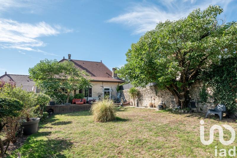 Maison - 230 m² - 10 pièces