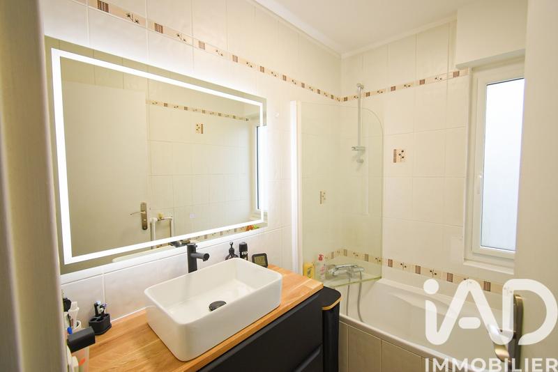 Maison - 180 m² - 8 pièces