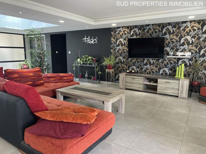 Maison - 210 m² - 6 pièces