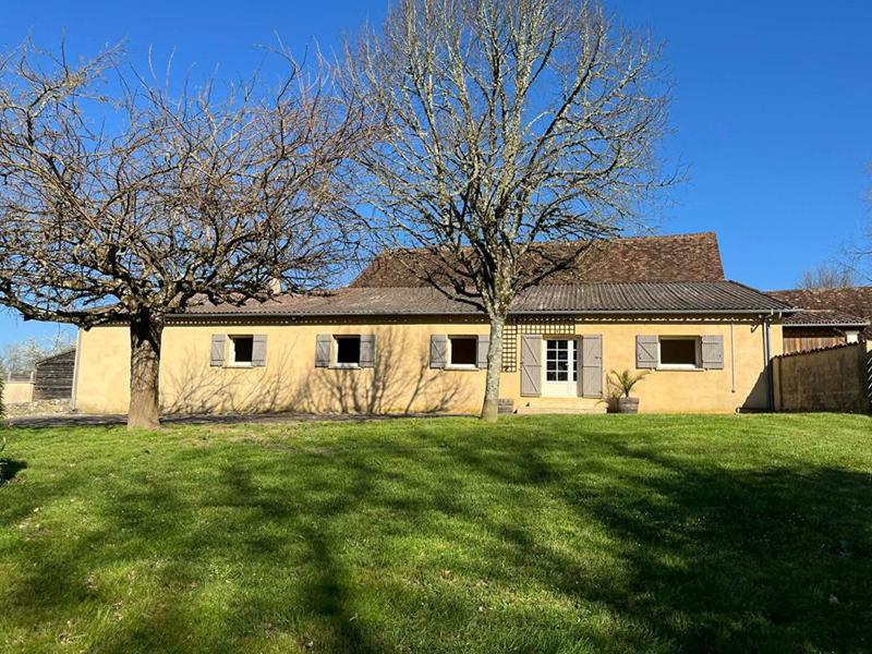 Longère - 430 m² - 1 pièce