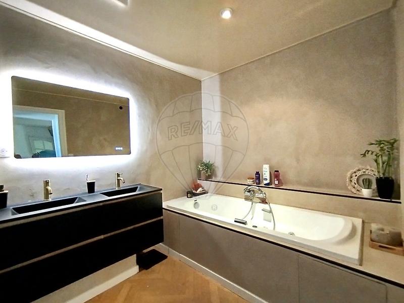 Maison - 178 m² - 8 pièces