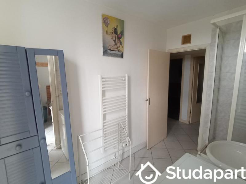 Chambre - 11 m² - 1 pièce