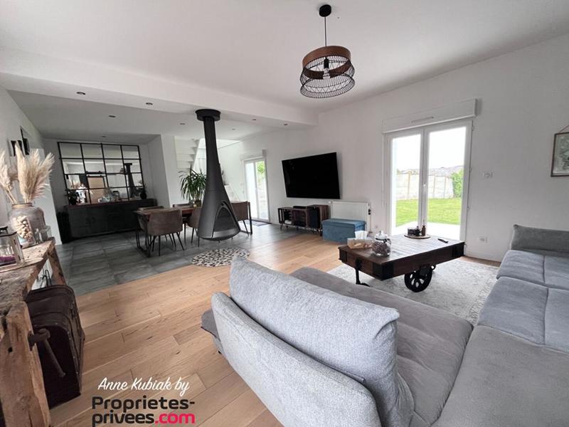 Maison - 195 m² - 9 pièces