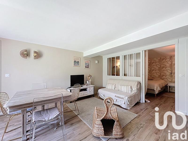 Maison - 250 m² - 10 pièces