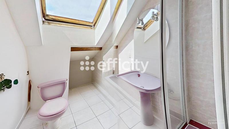 Maison - 245 m² - 10 pièces