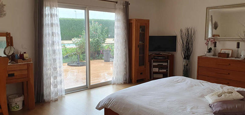 Maison - 245 m² - 9 pièces