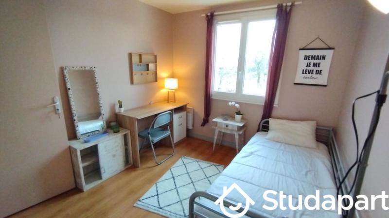 Chambre - 10 m² - 1 pièce