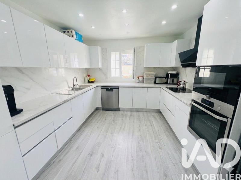 Maison - 175 m² - 8 pièces