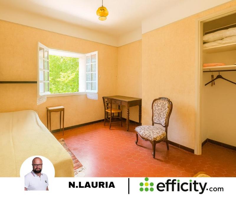 Maison - 185 m² - 9 pièces