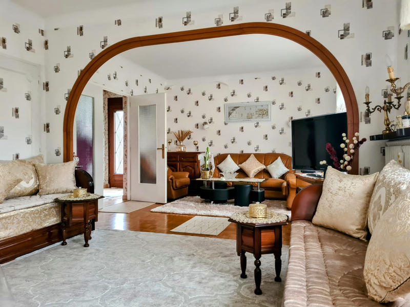 Maison - 187 m² - 9 pièces