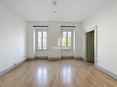 Appartement - 75 m² - 3 pièces
