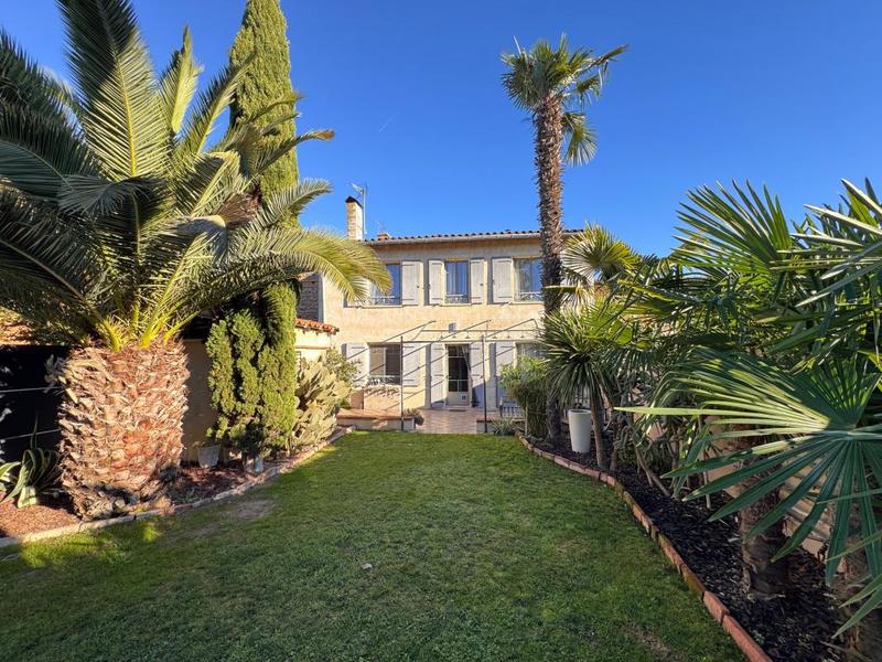 Maison de ville - 240 m² - 7 pièces