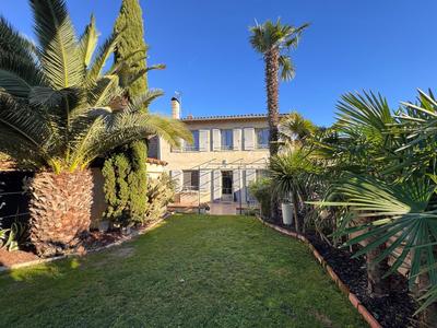 Maison de ville - 240 m² - 7 pièces