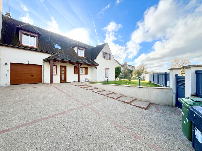 Maison - 160 m² - 8 pièces