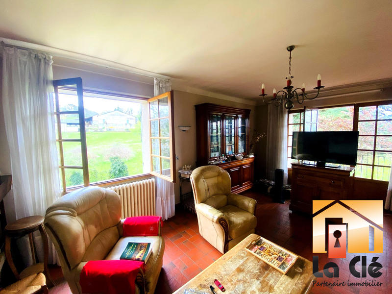 Maison - 218 m² - 7 pièces