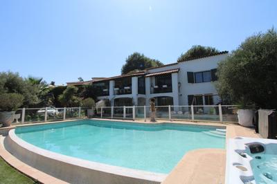 Maison contemporaine - 241 m² - 8 pièces