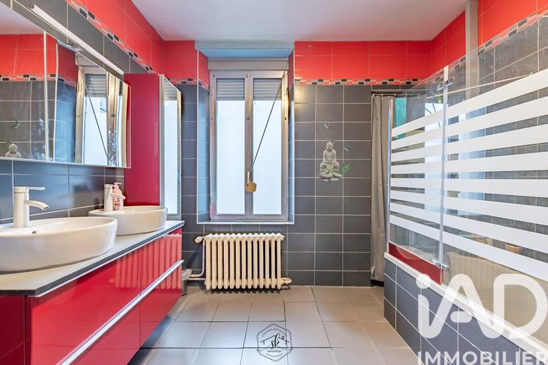 Maison - 209 m² - 7 pièces