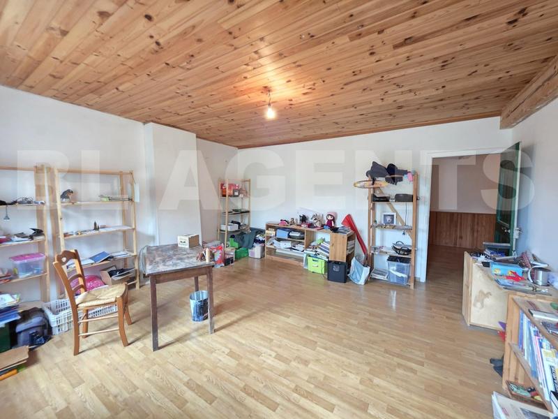 Maison - 234 m² - 8 pièces