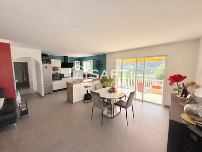 Maison - 181 m² - 8 pièces