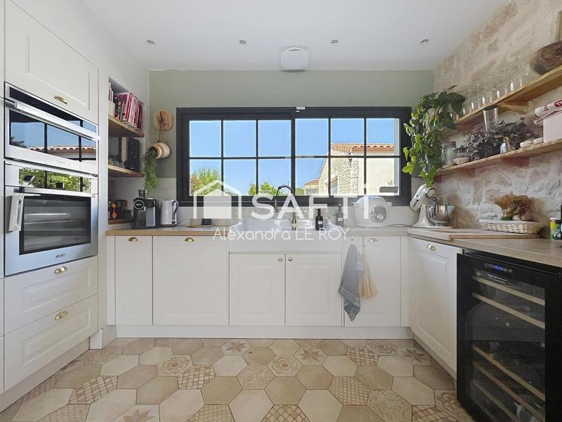 Maison - 212 m² - 8 pièces