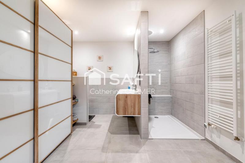 Maison - 215 m² - 8 pièces