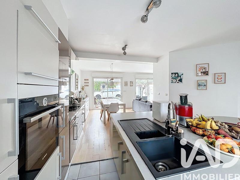 Maison - 93 m² - 5 pièces