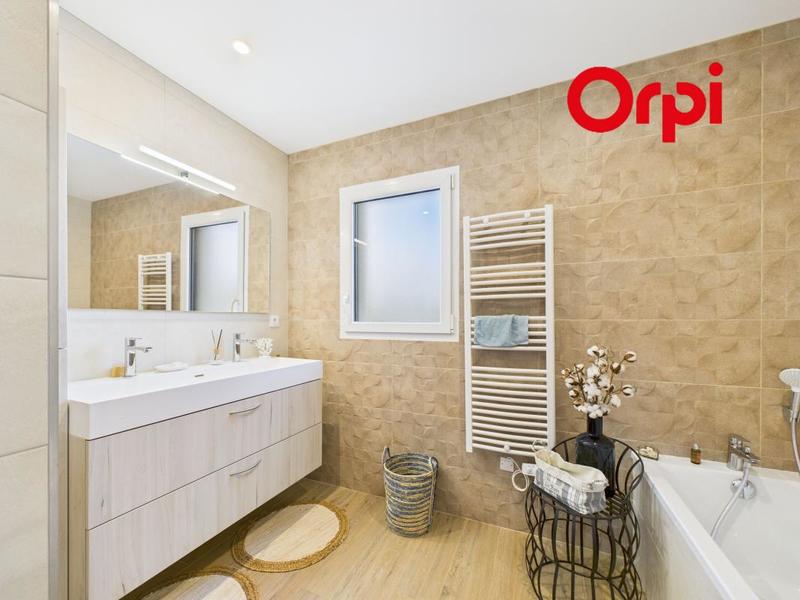 Maison - 105 m² - 4 pièces