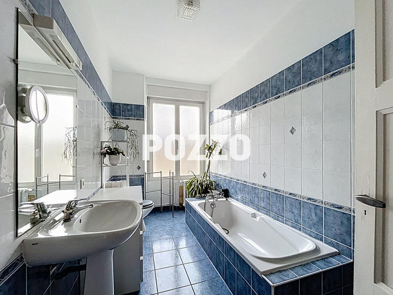 Appartement - 190 m² - 6 pièces