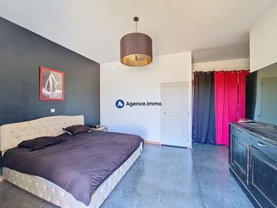 Maison - 211 m² - 5 pièces