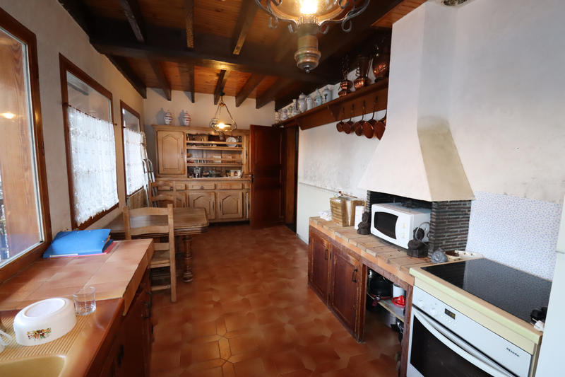 Maison - 228 m² - 9 pièces