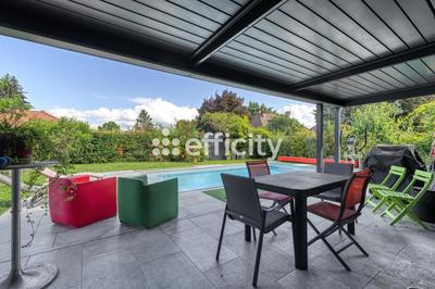 Maison - 197 m² - 6 pièces