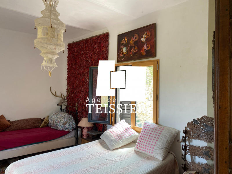 Maison - 230 m² - 5 pièces