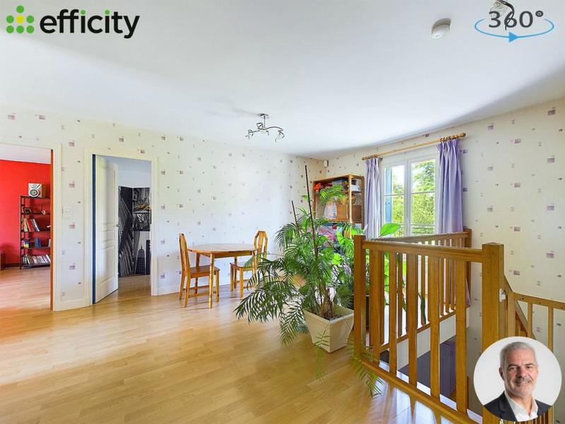 Maison - 290 m² - 8 pièces