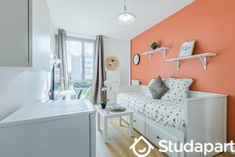 Chambre - 10 m² - 1 pièce