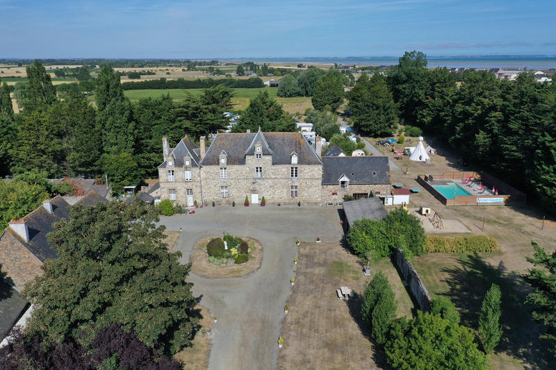 Château - 1 500 m² - 20 pièces