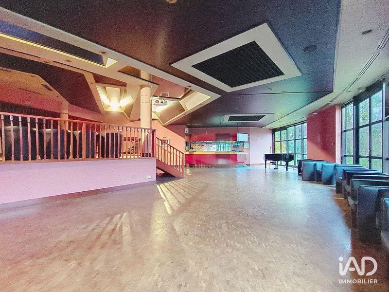 Local commercial - 13 000 m²