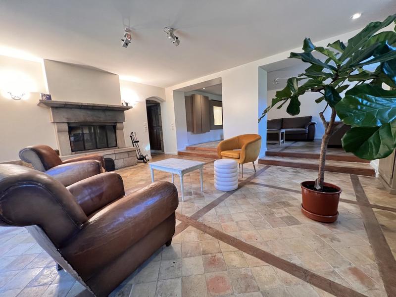 Maison - 430 m² - 10 pièces