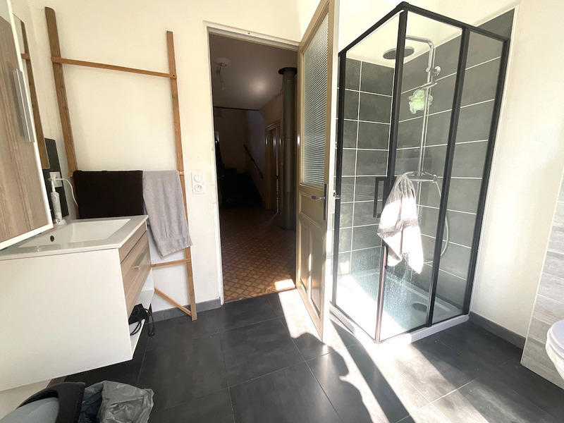 Propriété - 380 m² - 32 pièces