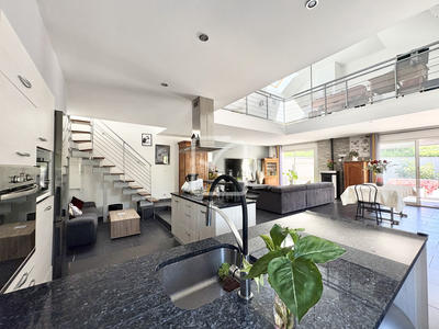 Maison - 168 m² - 5 pièces