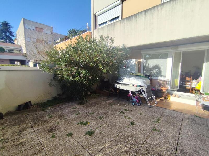 Appartement - 100 m² - 5 pièces