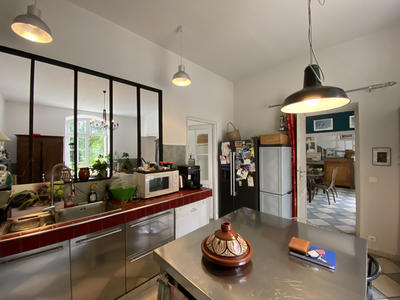 Maison - 370 m² - 12 pièces