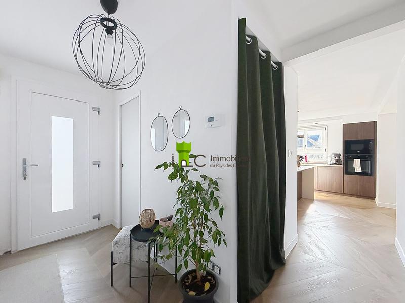 Maison - 92 m² - 4 pièces