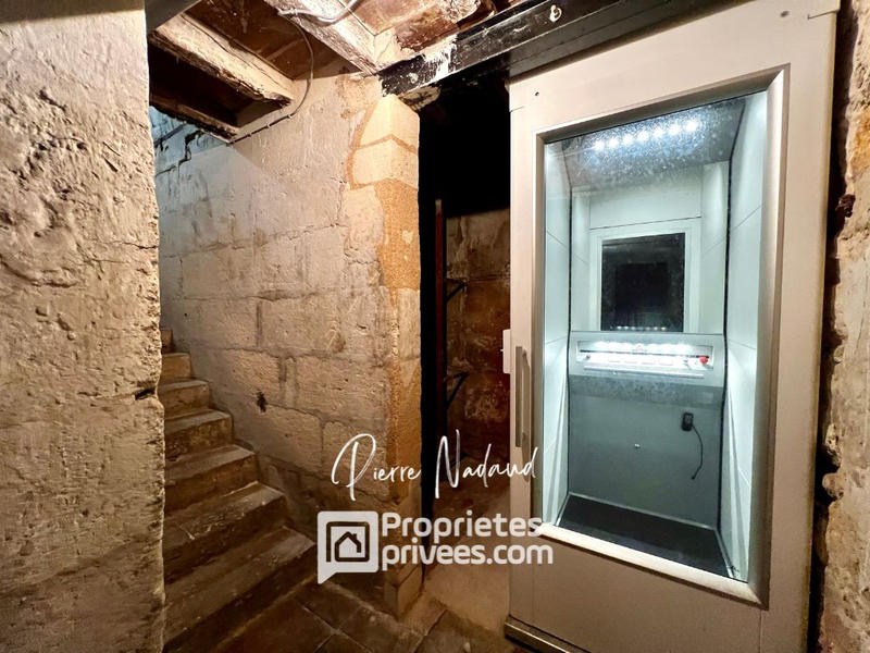 Appartement - 220 m² - 7 pièces