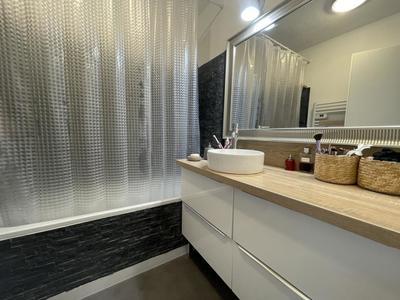 Appartement - 80 m² - 4 pièces