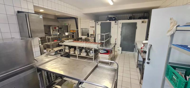 Fonds de commerce - 200 m²