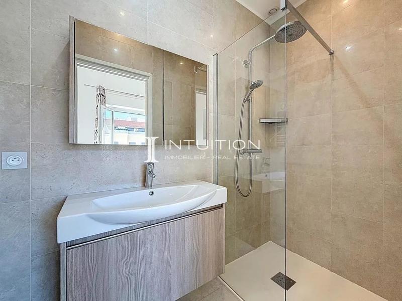 Appartement - 105 m² - 4 pièces